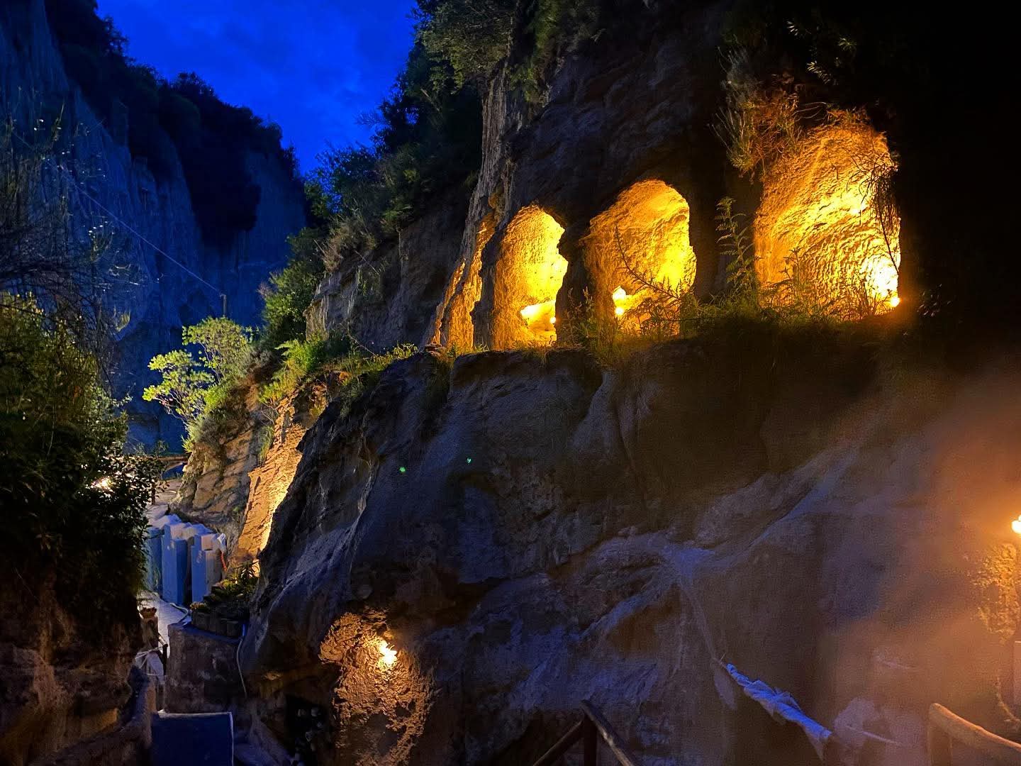 Le Terme di Cavascura scavate nella roccia