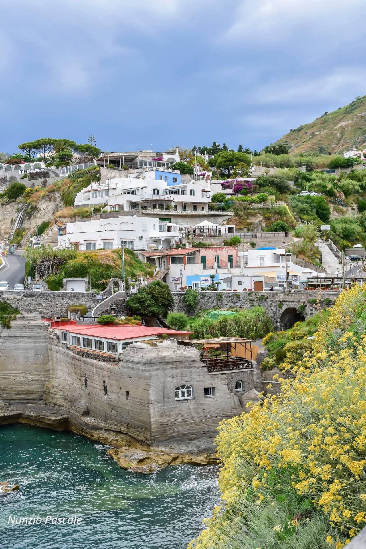 La piazzetta di Sant'Angelo, Ischia — 3