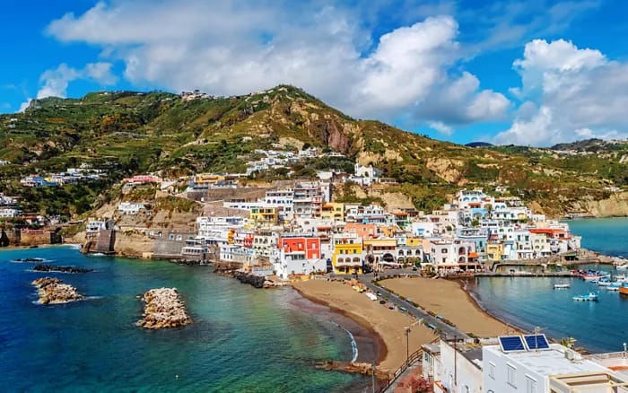 La piazzetta di Sant'Angelo, Ischia — 4