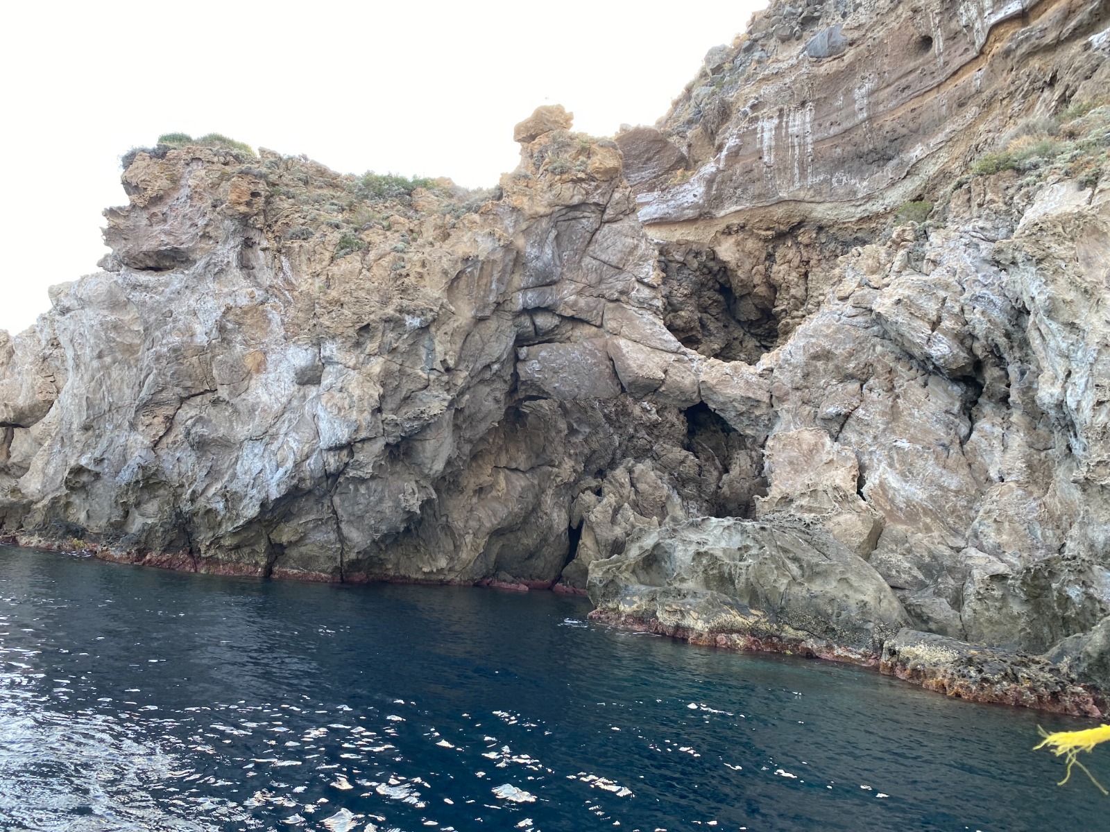 Calette segrete e grotte di Ischia raggiungibili in gozzo — 2